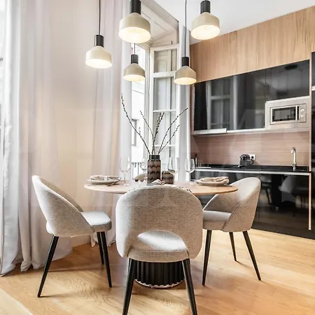 Classy In The Heart Of By Rems Màlaga